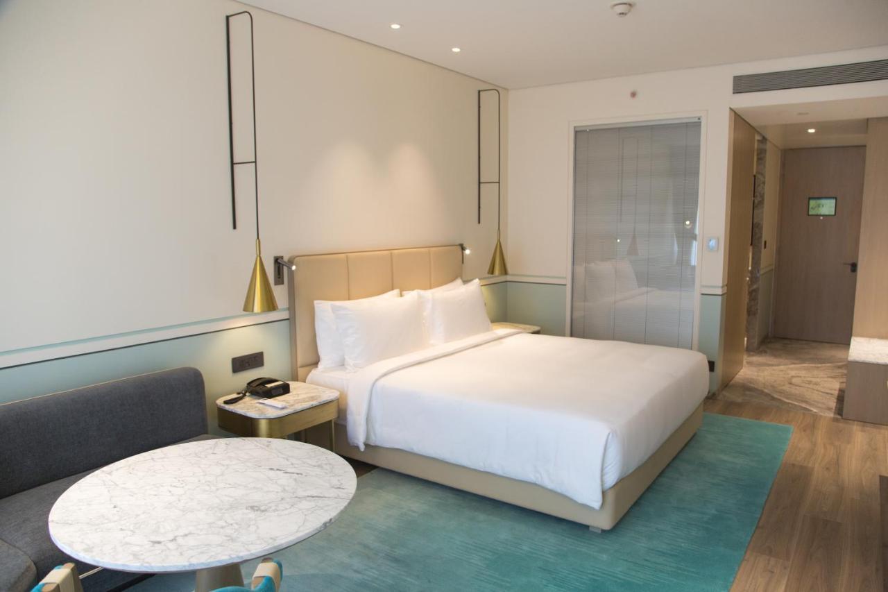 Radisson Blu Mumbai International Airport酒店 外观 照片 A room at the hotel