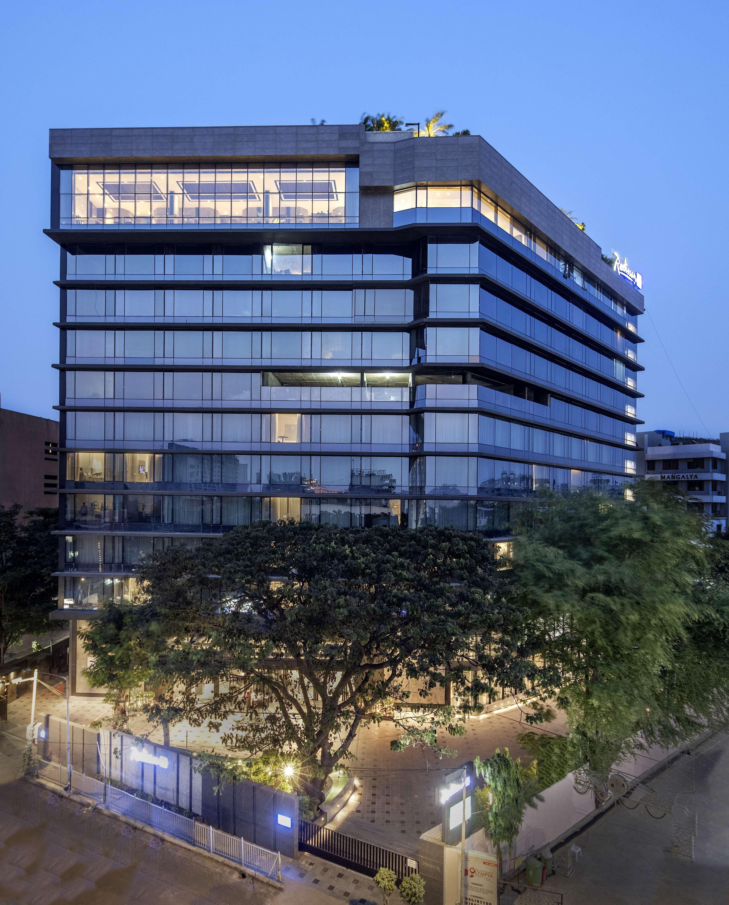 Radisson Blu Mumbai International Airport酒店 外观 照片 The new building of the University of Texas MD Anderson Cancer Center