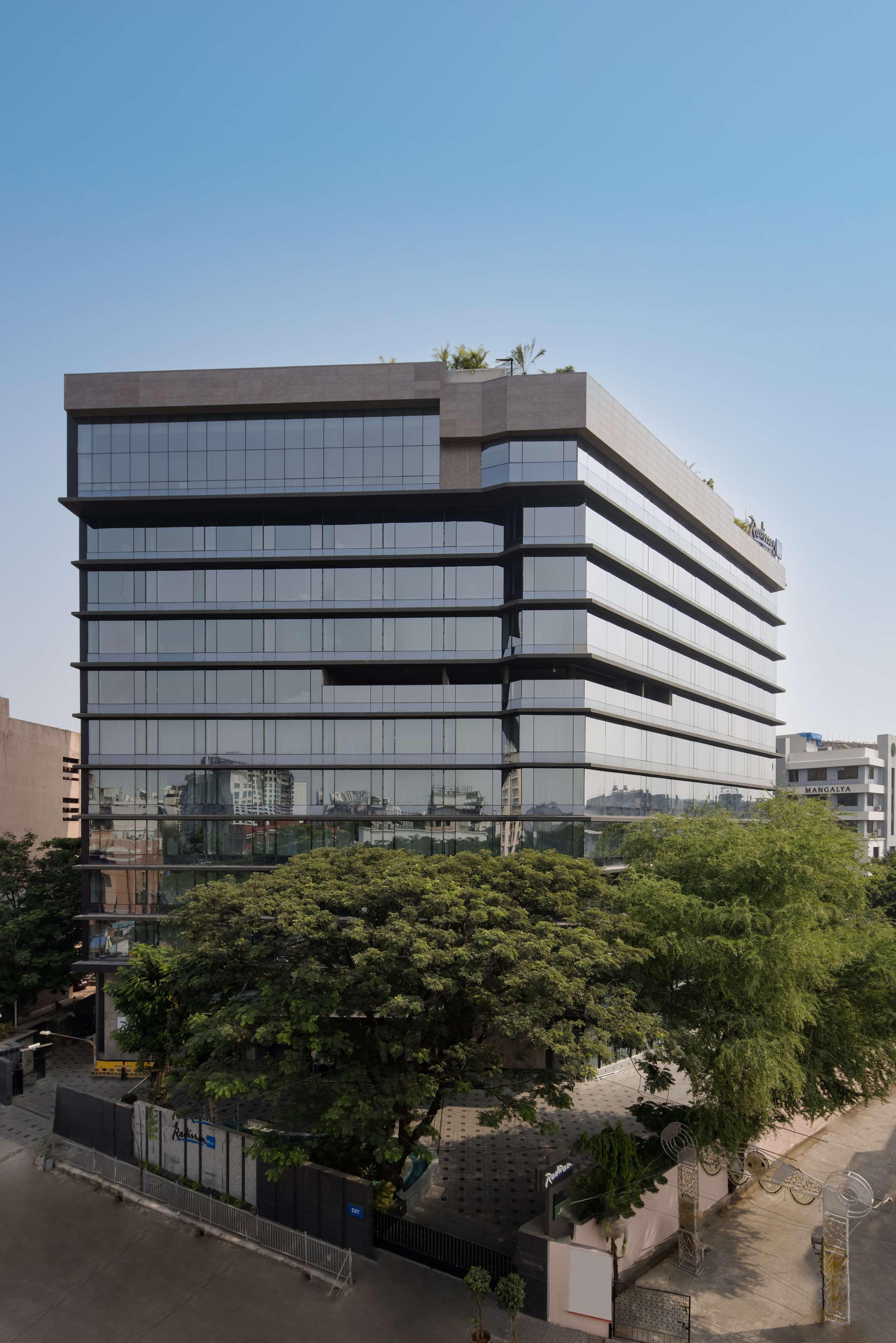 Radisson Blu Mumbai International Airport酒店 外观 照片 The building of the National Library of Greece